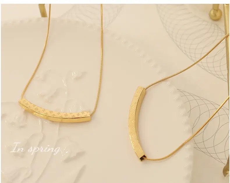 XIXI Gold Plated Design Pendant Women Choker Stainless Steel Four Leaf Necklace
